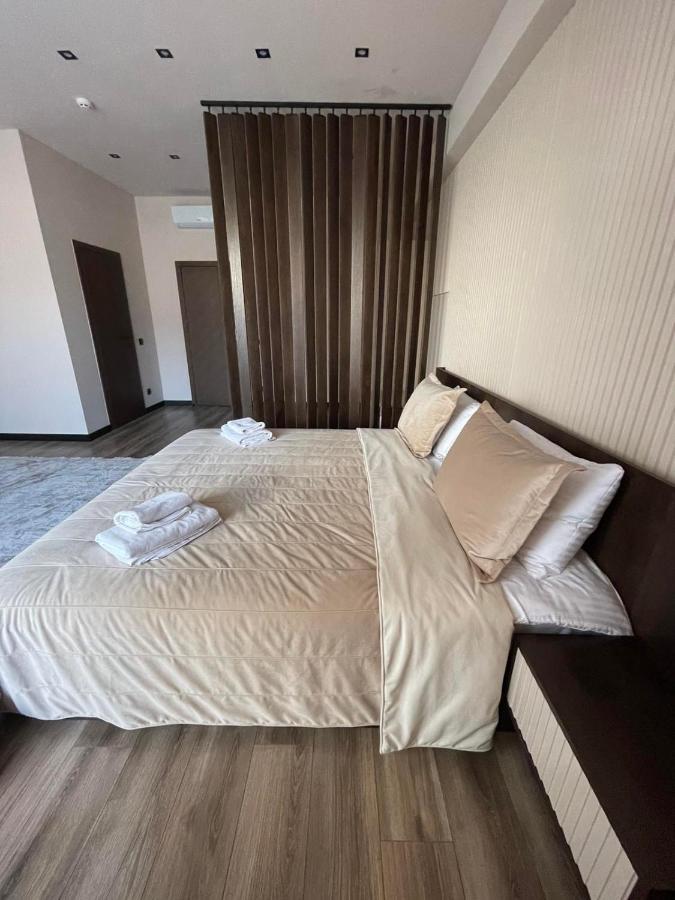 Garden Plaza Hotel Neresnytsya Ngoại thất bức ảnh